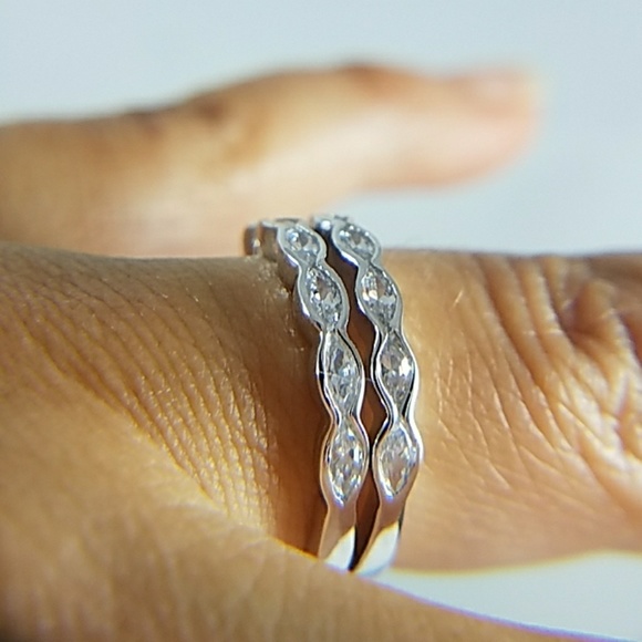 2pc set 14k Gold plated Stackable Wedding Bands - Picture 3 of 8