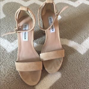 Taupe suede Steve Madden carrson heels
