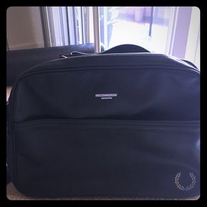 Classic leather shoulder bag