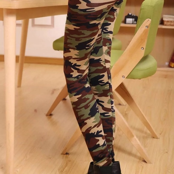 Charlie💋s Pants - HP💥CAMOUFLAGE LEGGINGS, JEGGINGS-ARMY GREEN-NEW