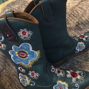 Gorgeous Embroidered Cowgirl Boot