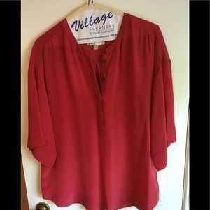 100% silk Coral/Red Banana Republic Blouse Sz M