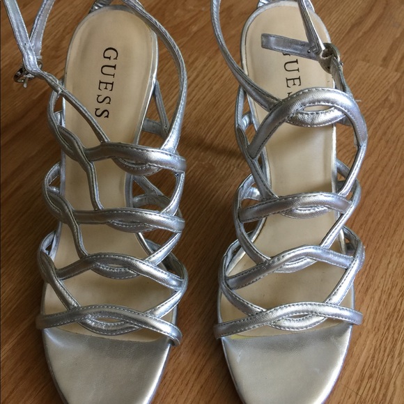 GUESS Show Stopers - Picture 3 of 6