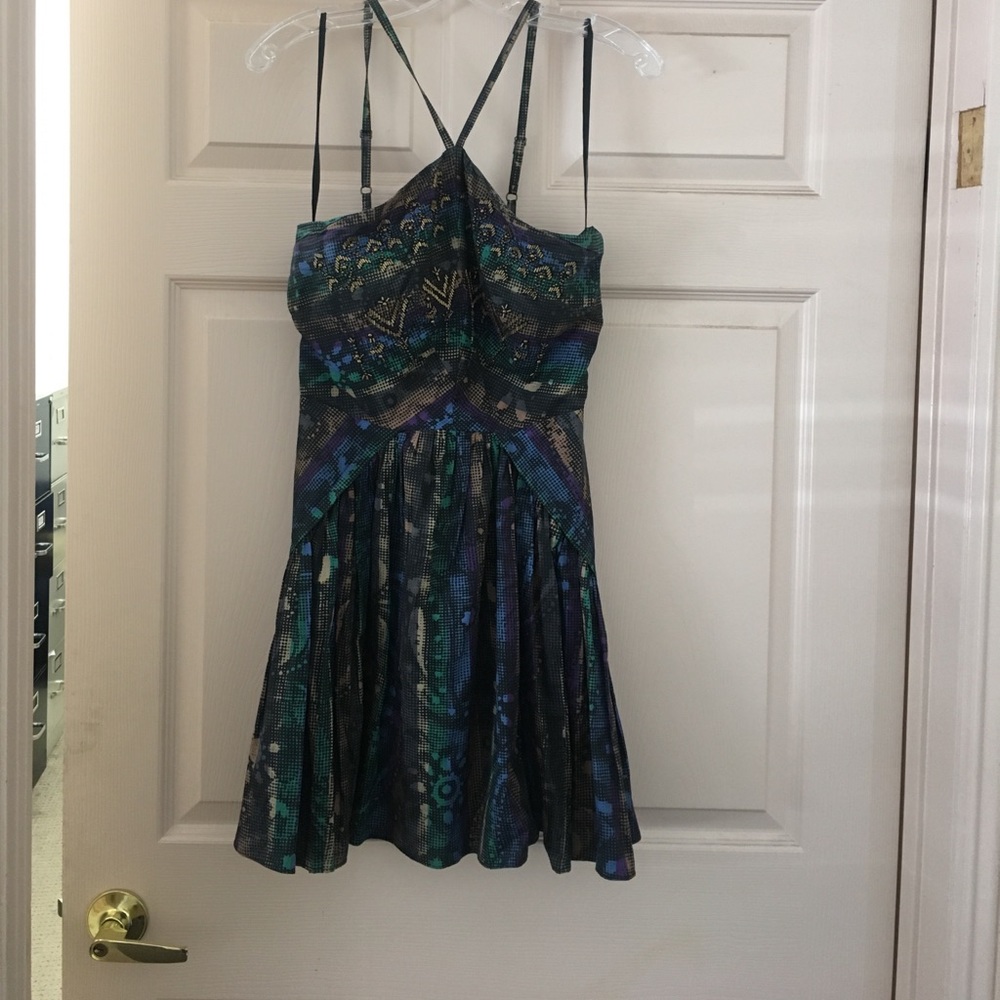 Dress - Picture 3 of 4
