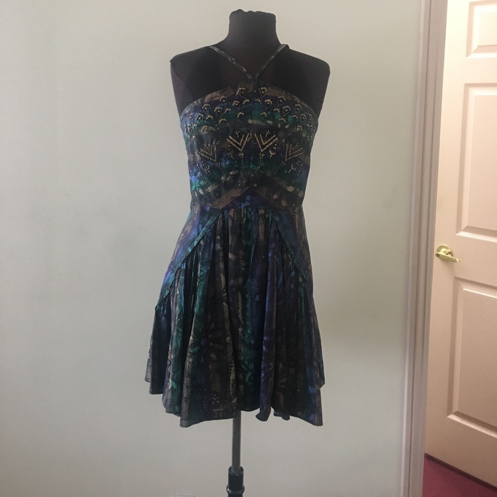 Dress - Picture 1 of 4