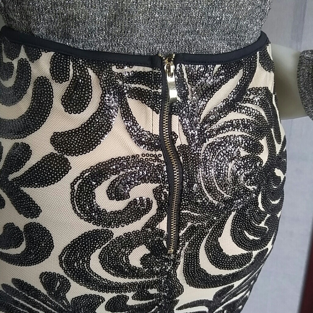 Skirt - Picture 4 of 8