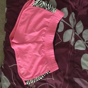 Aero Comfy shorts women's size M