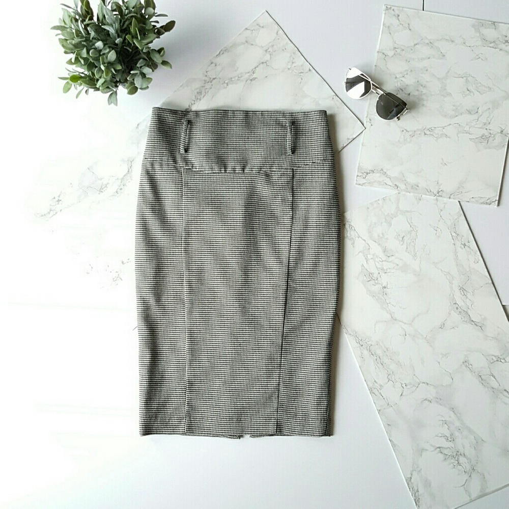 Zara Black and White Checkered Skirt