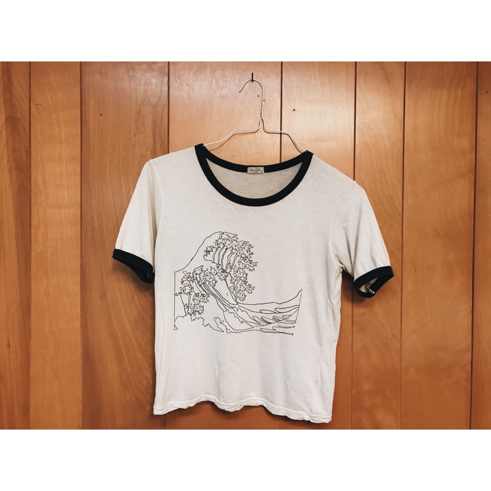 wavy tee