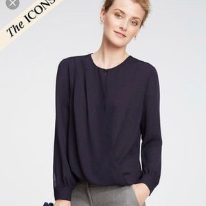 ❌SOLD ❌Chiffon navy top