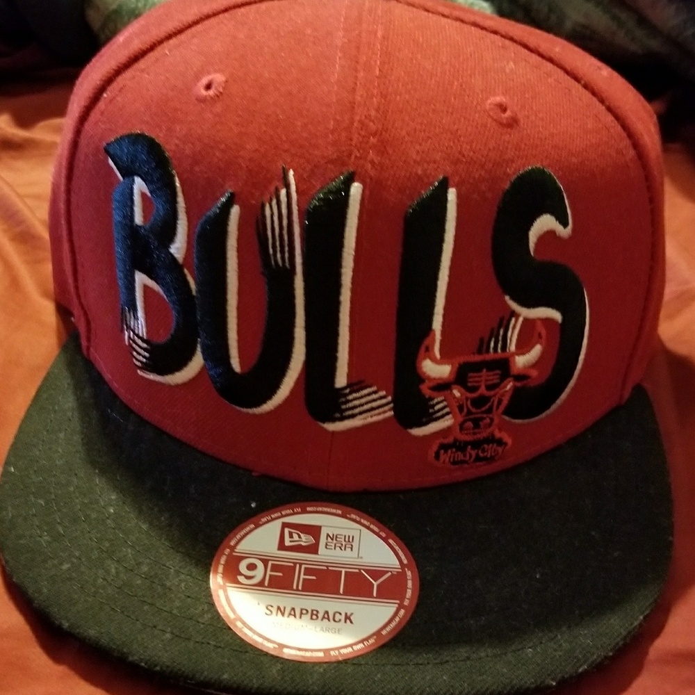 Bulls snatch back ball cap