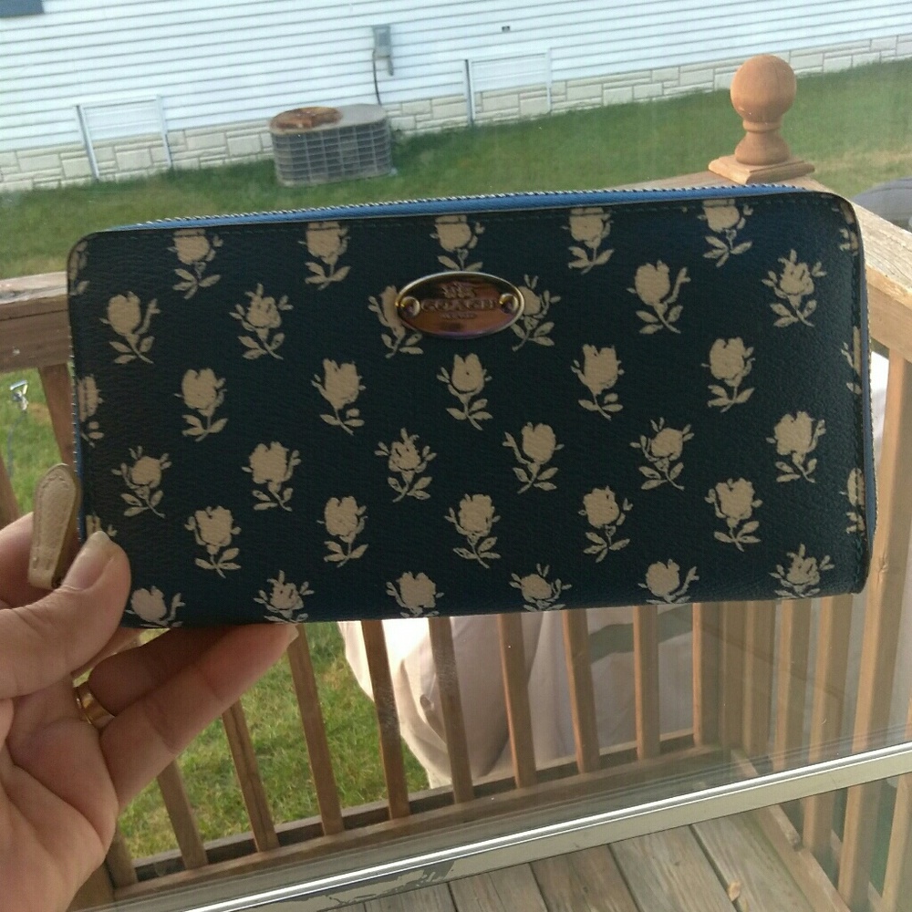 Coach badlands wallet