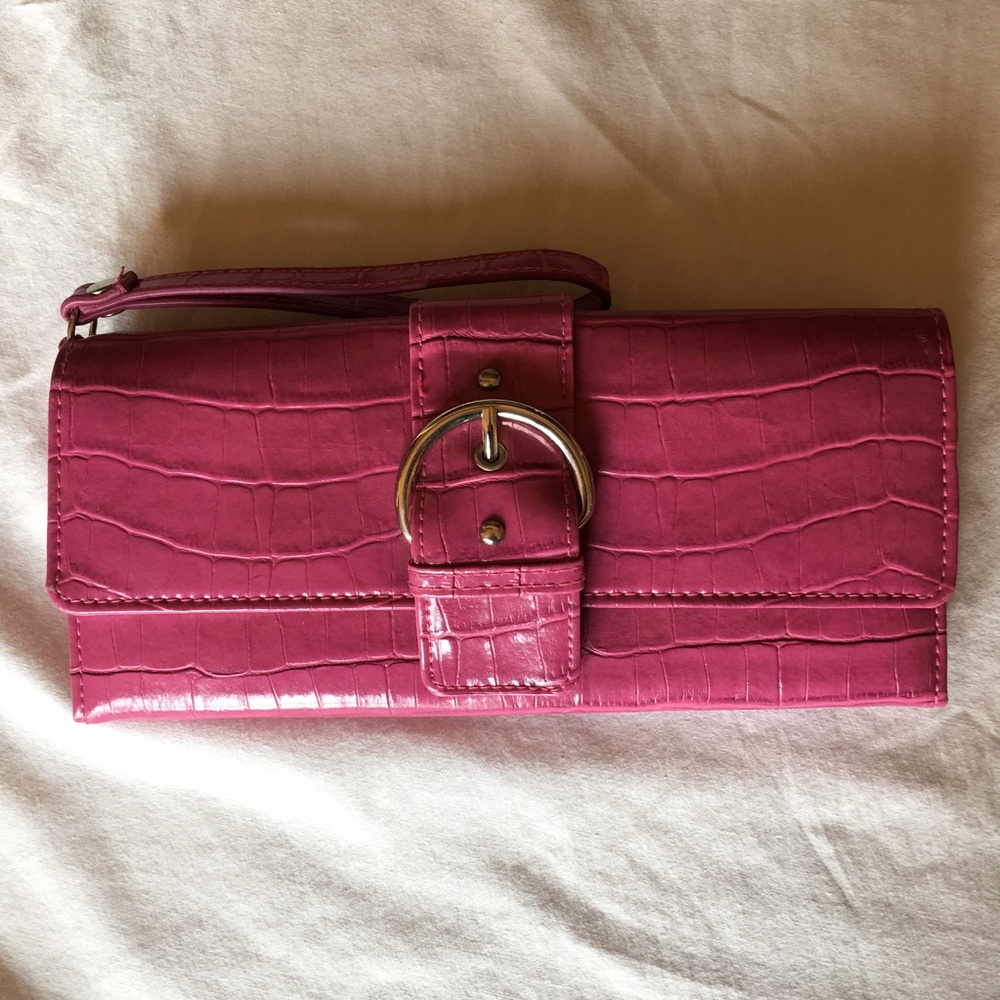 Pink faux snake skin clutch