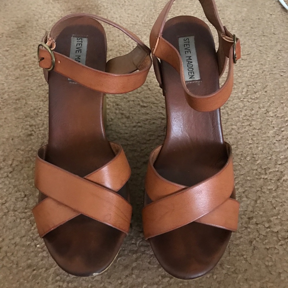 Steve Madden brown strappy wedges