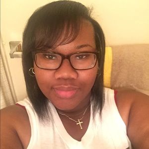 Meet your Posher, Mercedes