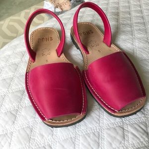 Avarcas Pons classic sz 8 in fuschia