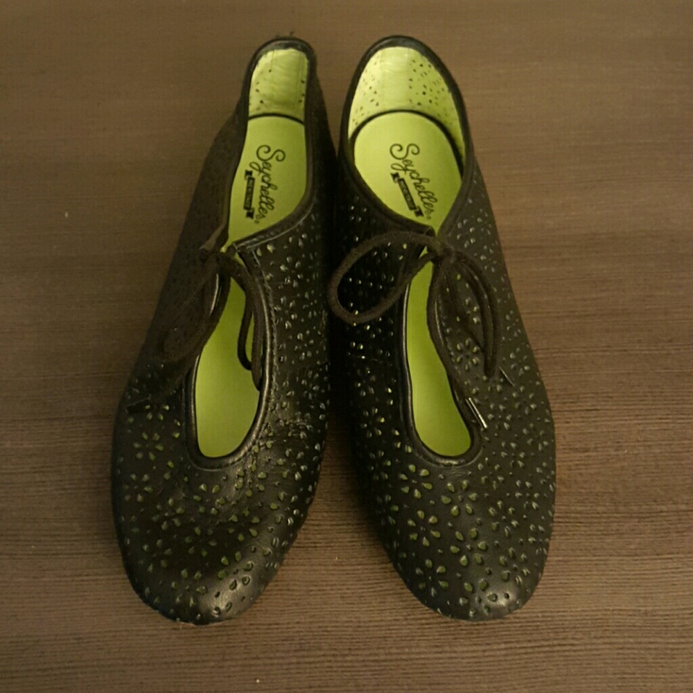 Seychelles Black Cutout Flats