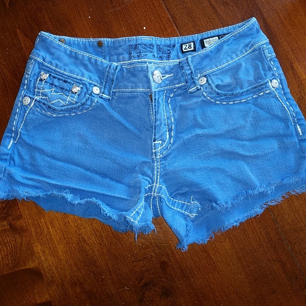 Miss Me periwinkle denim short size 28