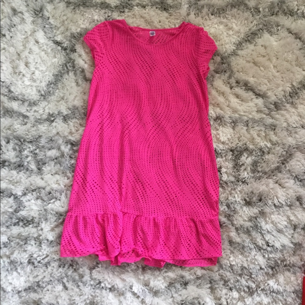 I am selling a swimsuit cover up.