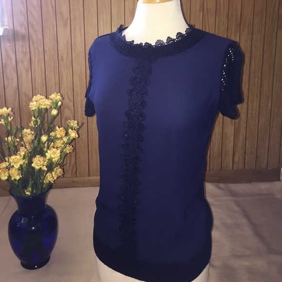 Esley Blouse - Picture 1 of 7