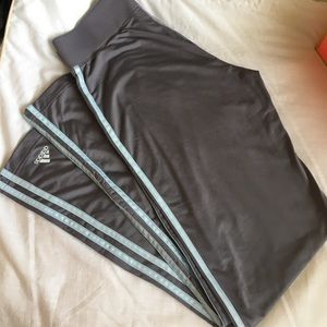 🔵 Adidas workout pants