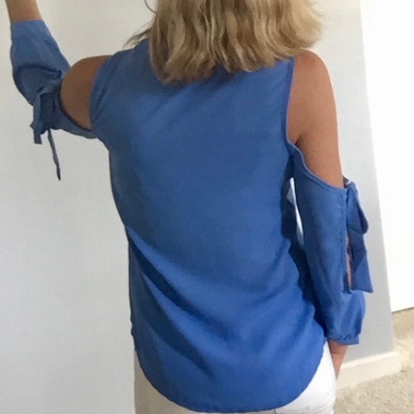 🌻🍁1 LARGE LEFT🍁🌻Cold Shoulder Top - Picture 4 of 8