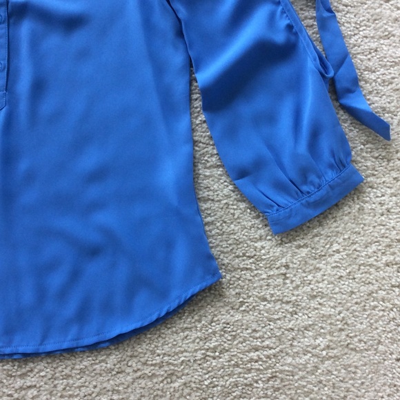 🌻🍁1 LARGE LEFT🍁🌻Cold Shoulder Top - Picture 7 of 8