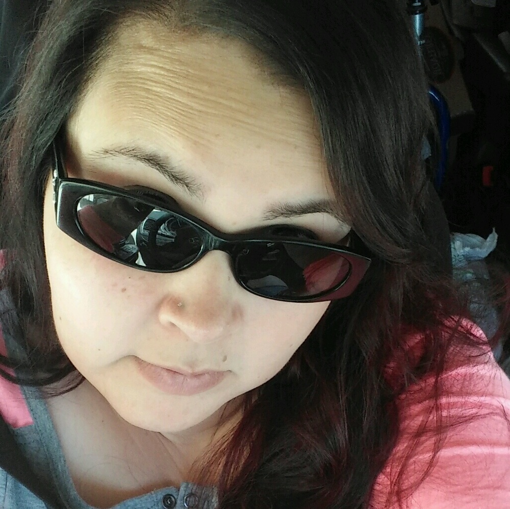 Meet your Posher, Laurie