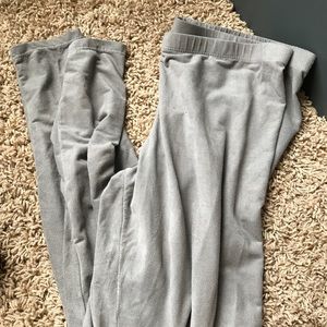 grey suede leggings, feet comfy!