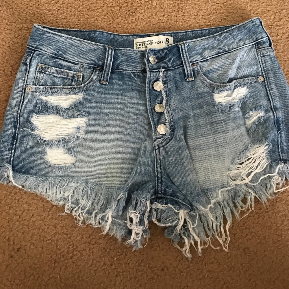 Abercrombie & Fitch Low Rise Boyfriend Shorts