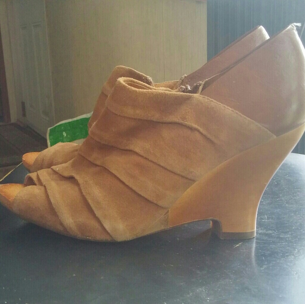 High heel Naya shoes