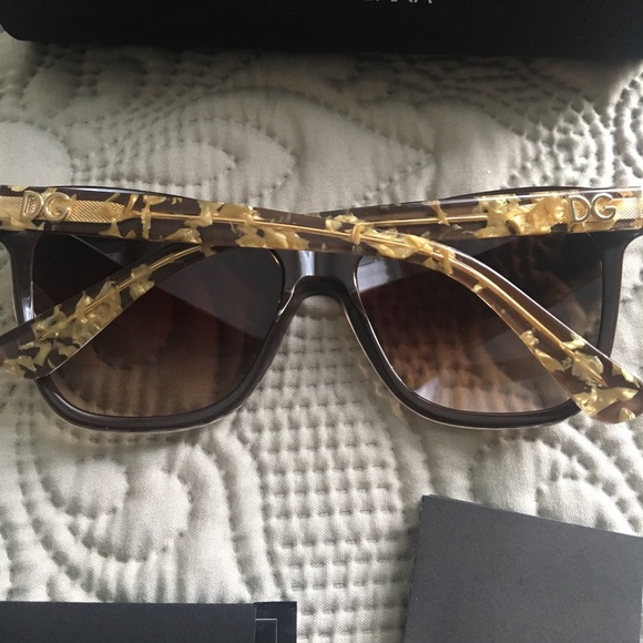 Dolce & Gabbana Sunglasses! ☀️ - Picture 4 of 6