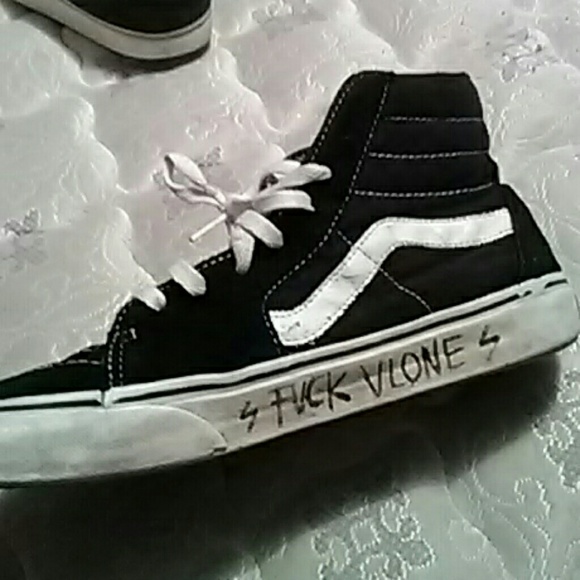 Vans - Picture 1 of 4