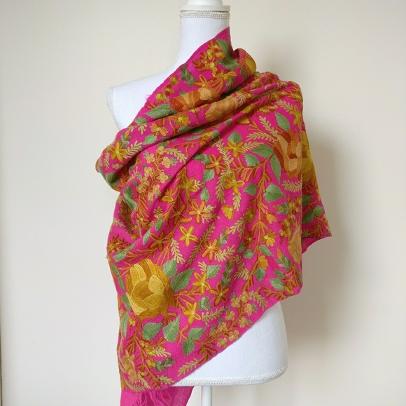 ❤️Hand Crafted Cashmere With Embroidery Shawls❤️