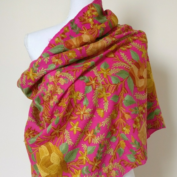 ❤️Hand Crafted Cashmere With Embroidery Shawls❤️