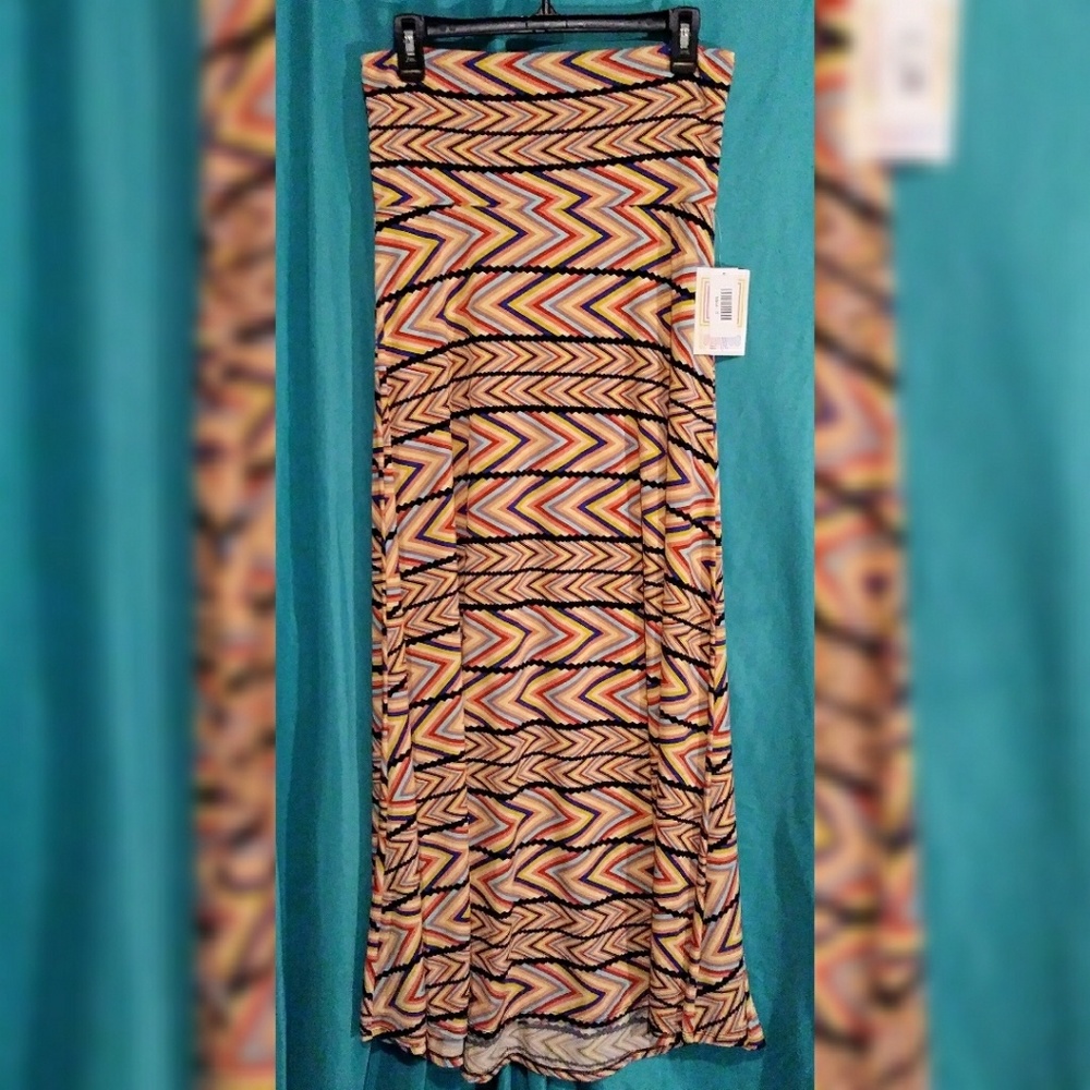 🆕⏩ NWT Lularoe small maxi skirt Chevron parallel