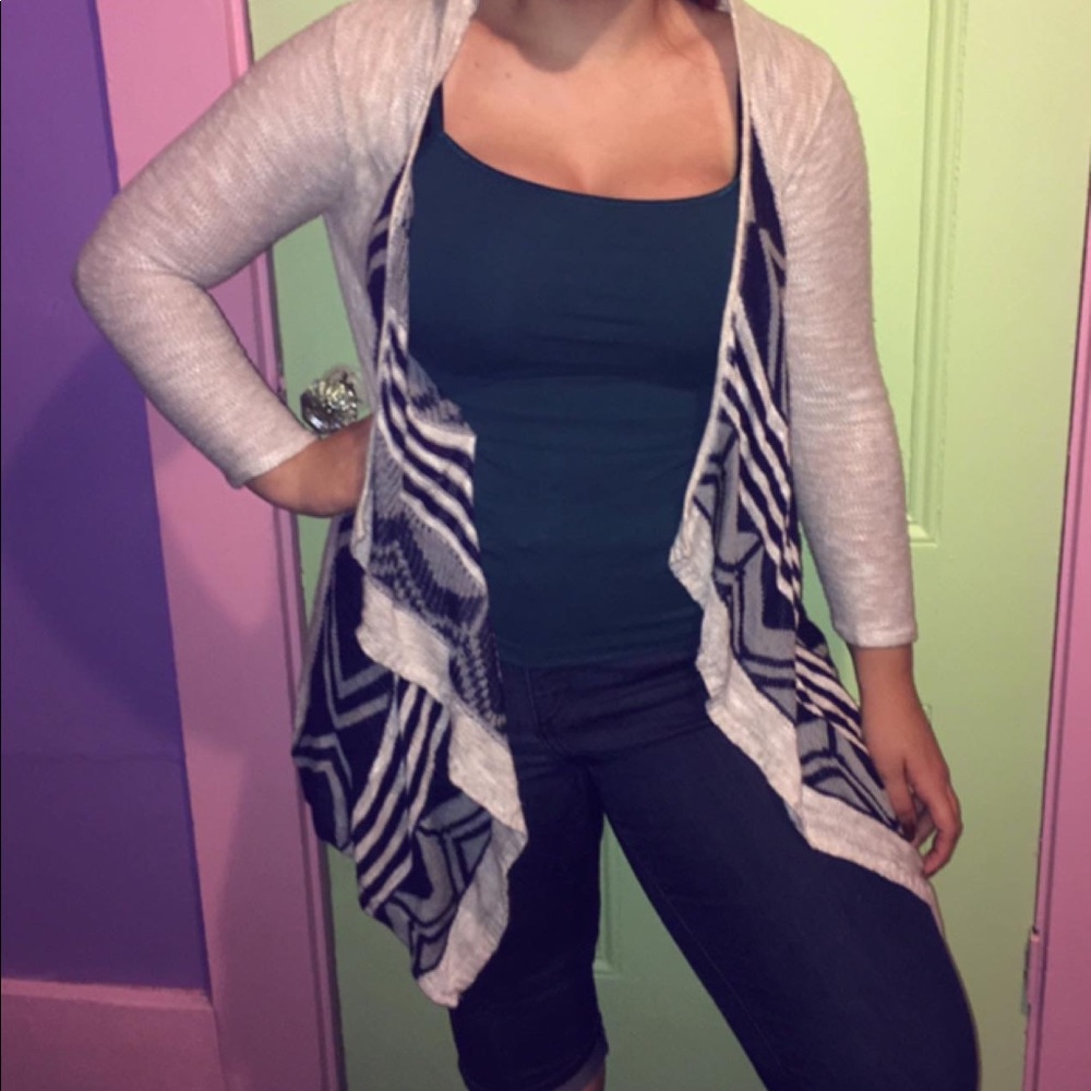 Misses Cardigan throw top w hood Sz Large