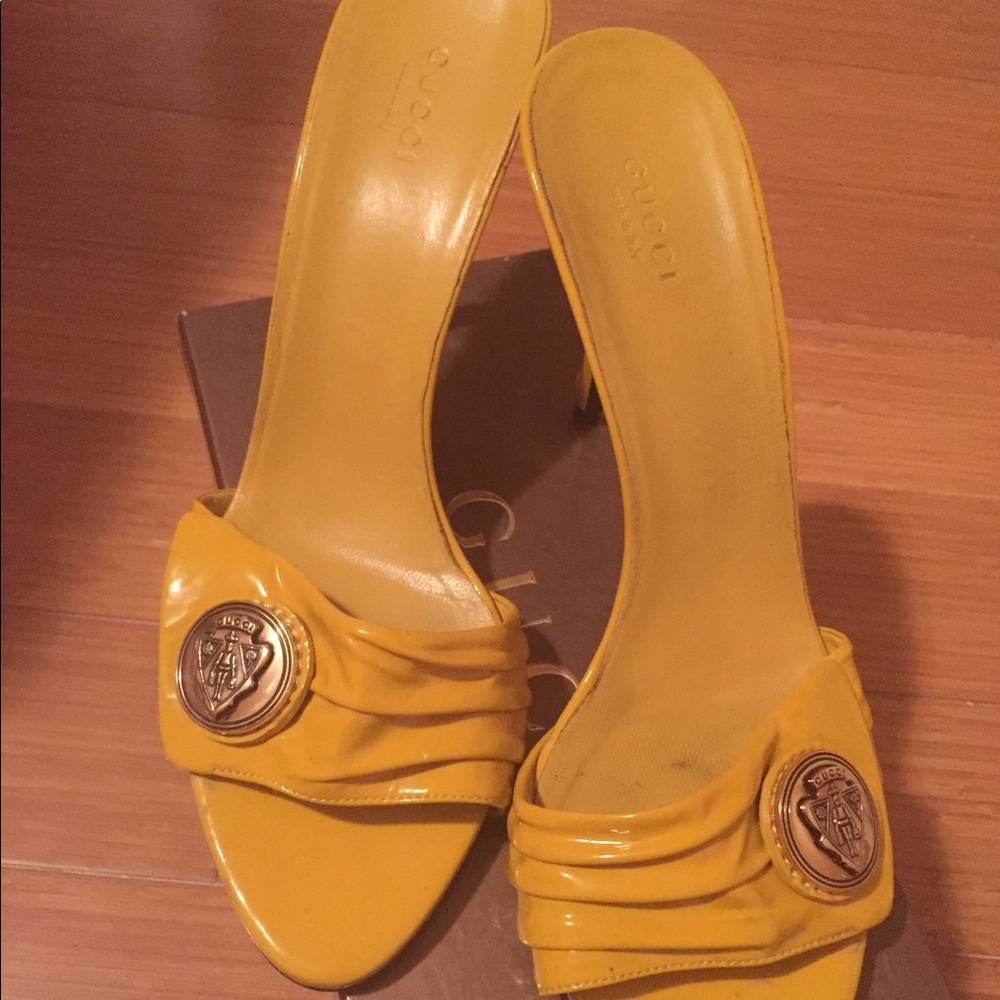 Gucci patent yellow mules - Picture 1 of 7