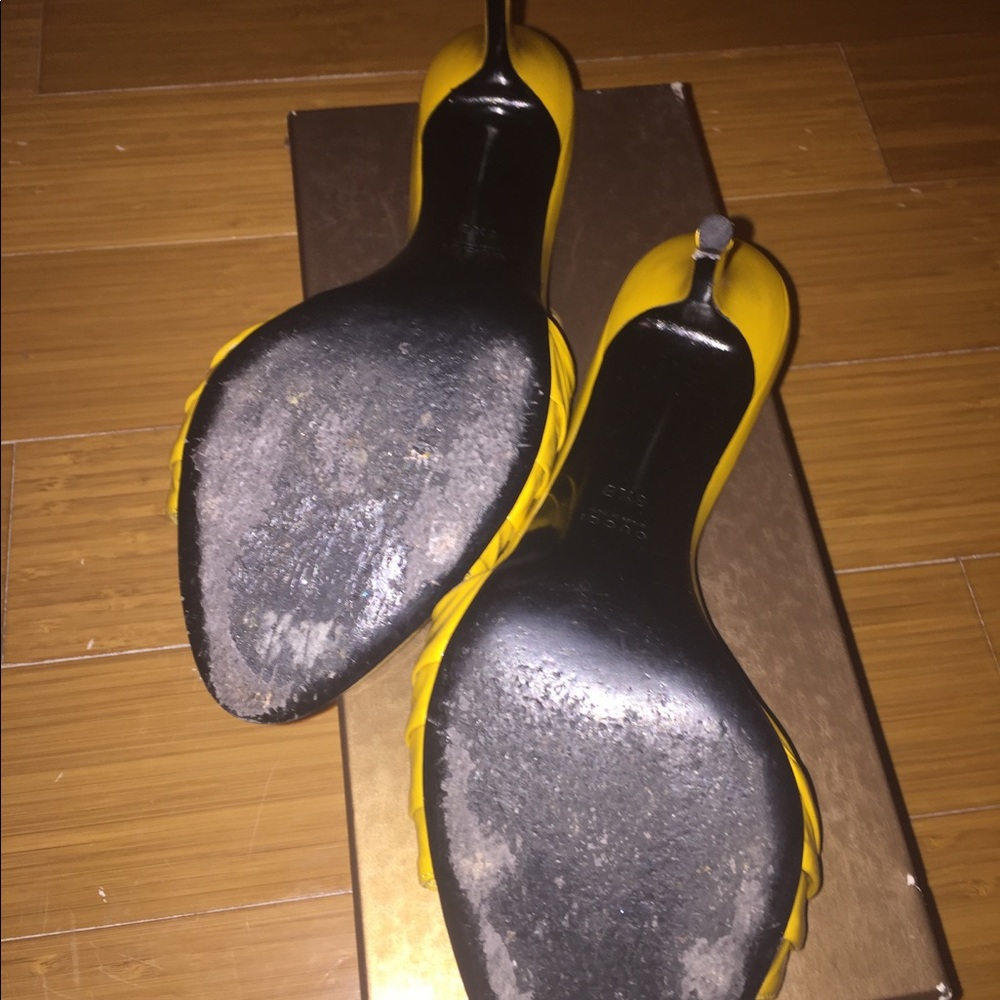 Gucci patent yellow mules - Picture 2 of 7