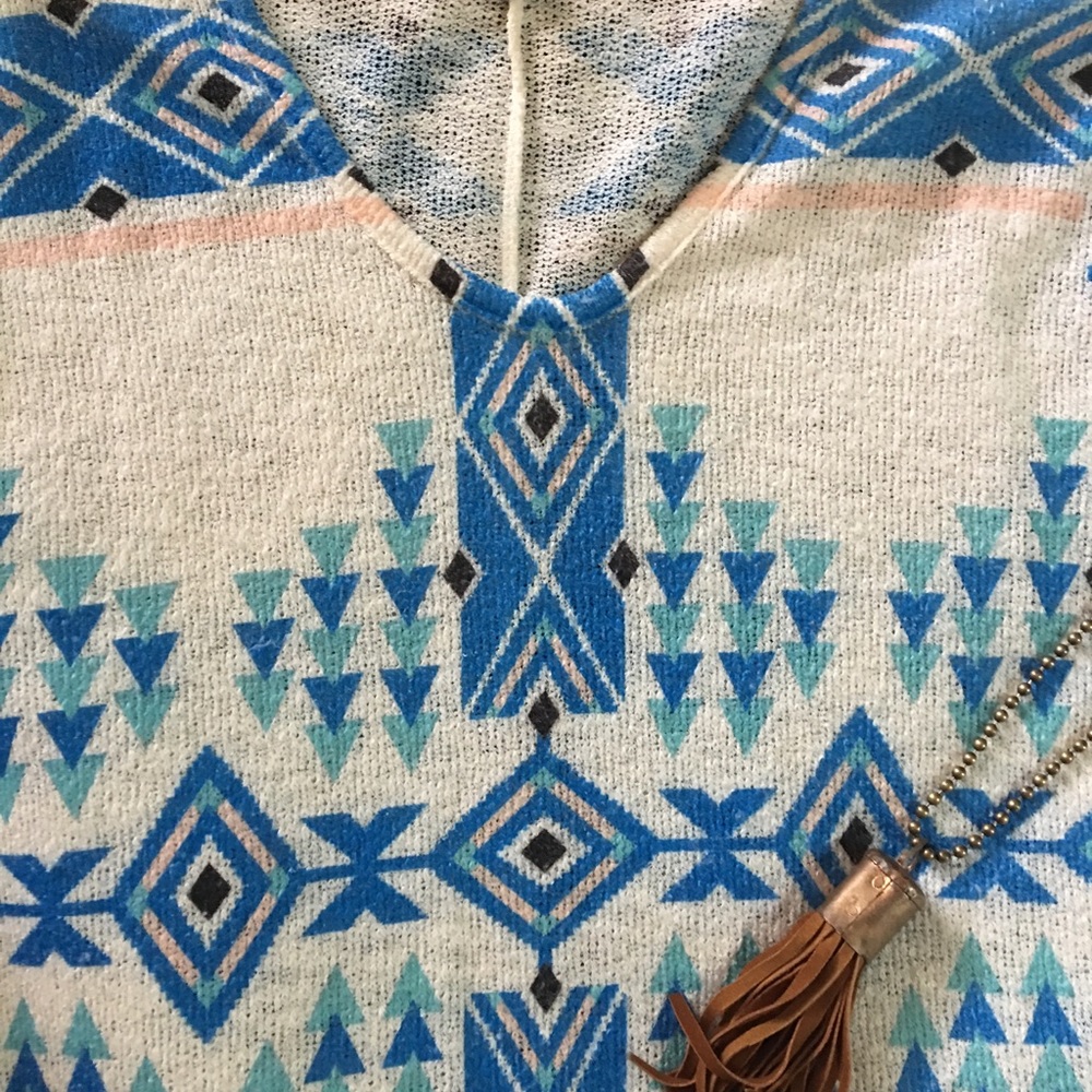 Aztec top - Picture 2 of 2