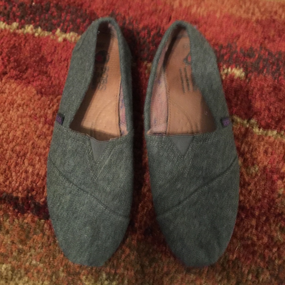 Gray and purple bobs