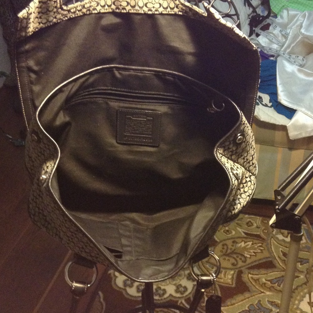 Purse - Picture 2 of 5