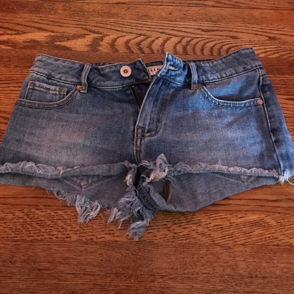 Low rise denim shorts