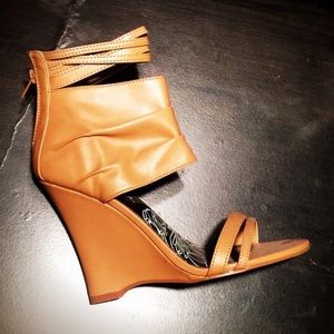 Ankle wrap wedges