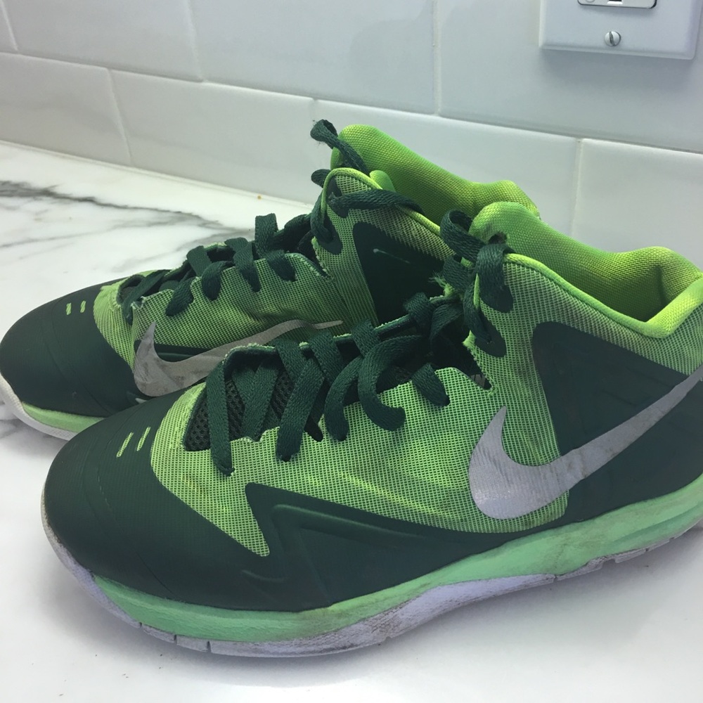 Nike basketball shoe