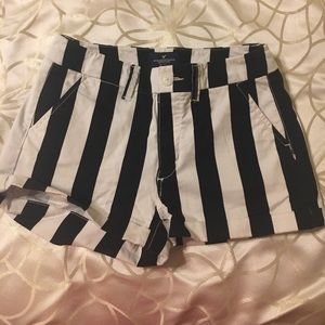 American Eagle Outfitters High-rise Shorts!