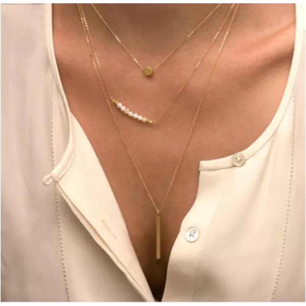 Three tiered gold necklace