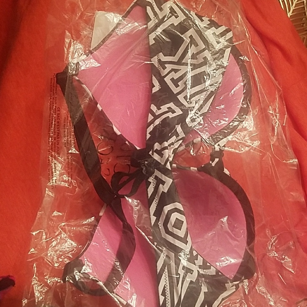 Pink Bra - Picture 6 of 6