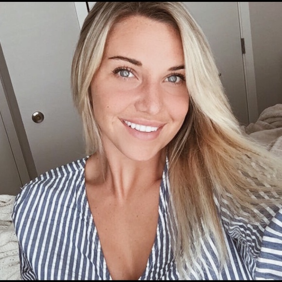 Meet your Posher, Julianna - Picture 1 of 1