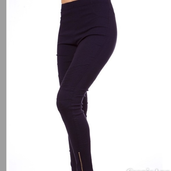 ONE LEFT ❗️Black Moto Jegging with Ankle Zipper - Picture 3 of 5